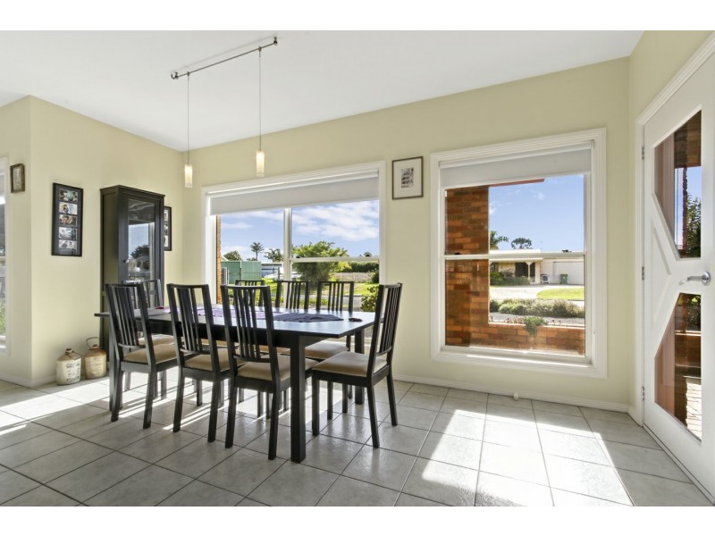 4 Lake Harbour Avenue, Newlands Arm VIC 3875