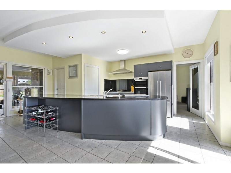 4 Lake Harbour Avenue, Newlands Arm VIC 3875