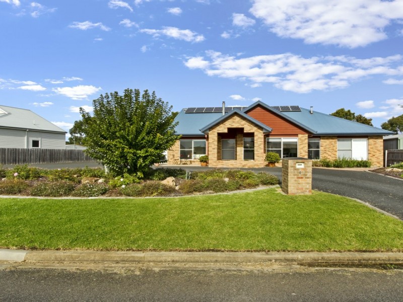 4 Lake Harbour Avenue, Newlands Arm VIC 3875
