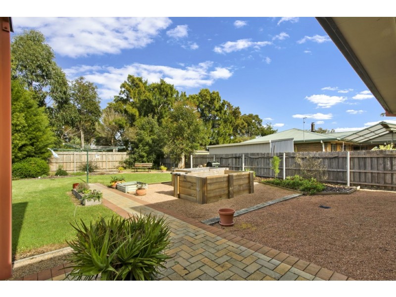 4 Lake Harbour Avenue, Newlands Arm VIC 3875