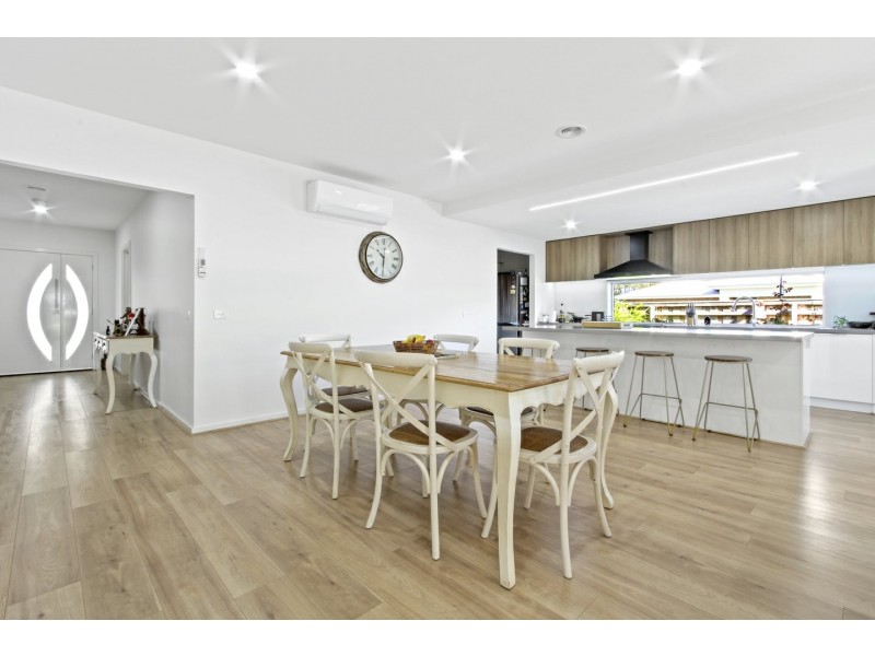 11 Seagreen Close, Eagle Point VIC 3878