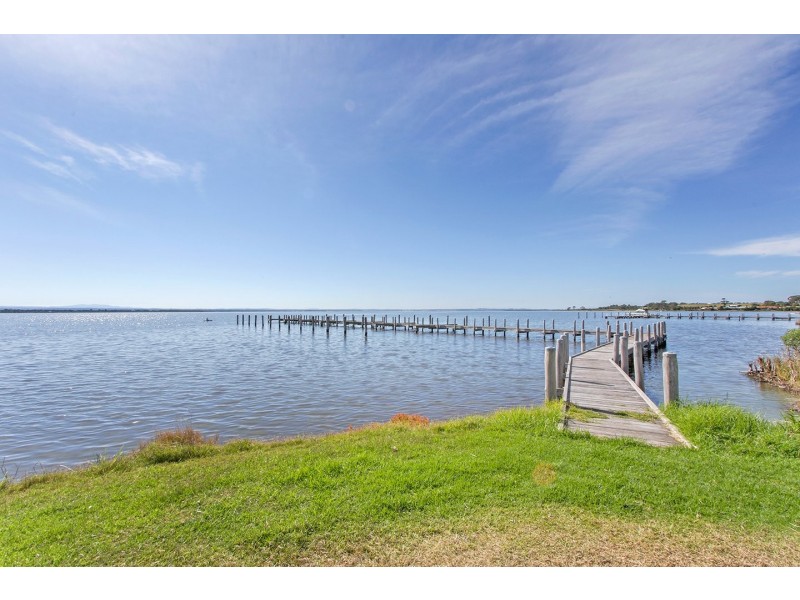 11 Seagreen Close, Eagle Point VIC 3878