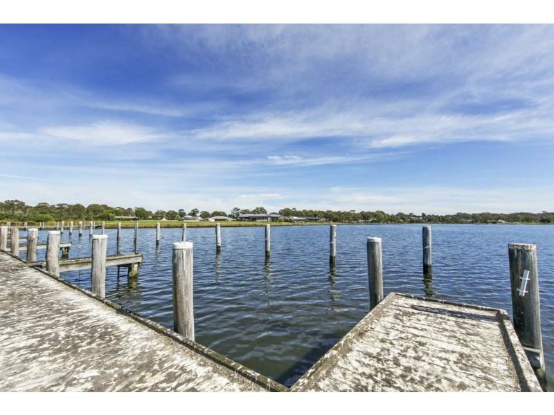 11 Seagreen Close, Eagle Point VIC 3878