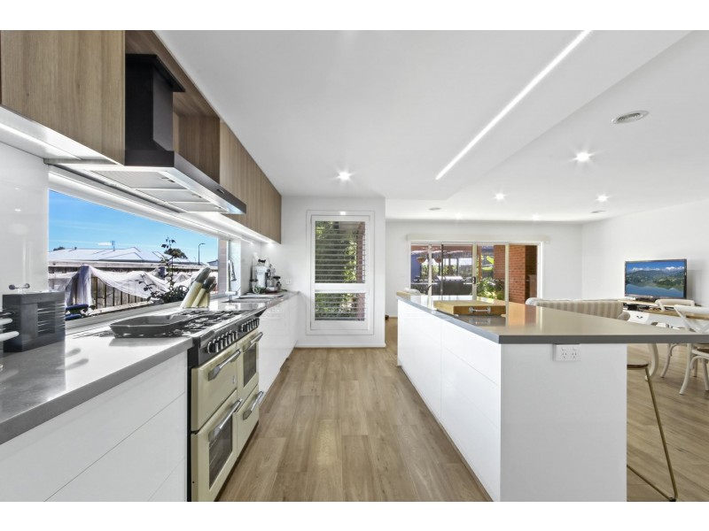 11 Seagreen Close, Eagle Point VIC 3878