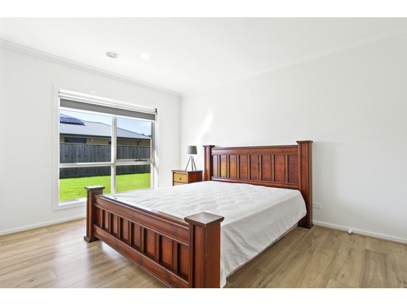 11 Seagreen Close, Eagle Point VIC 3878