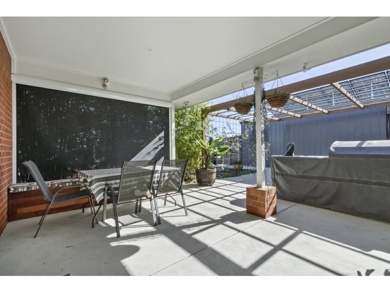 11 Seagreen Close, Eagle Point VIC 3878