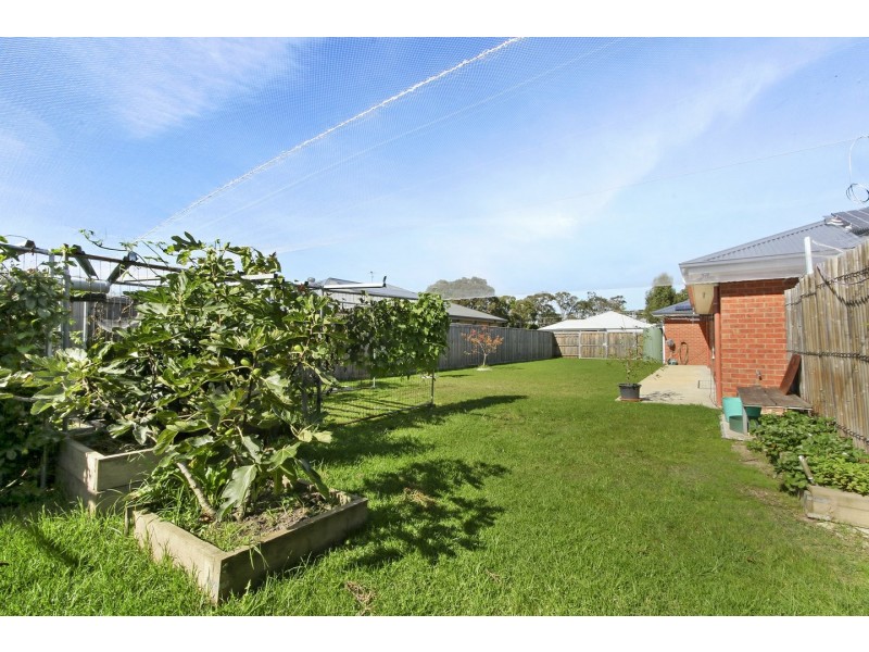 11 Seagreen Close, Eagle Point VIC 3878