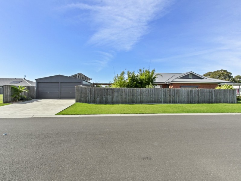 11 Seagreen Close, Eagle Point VIC 3878