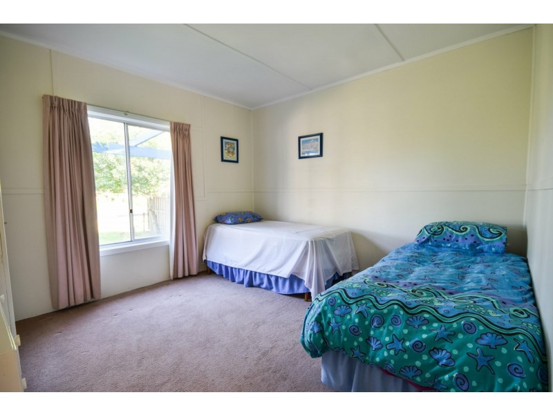 135 Bay Road, Eagle Point VIC 3878