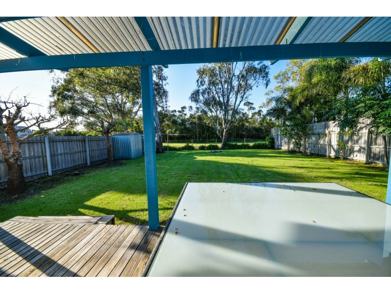 135 Bay Road, Eagle Point VIC 3878