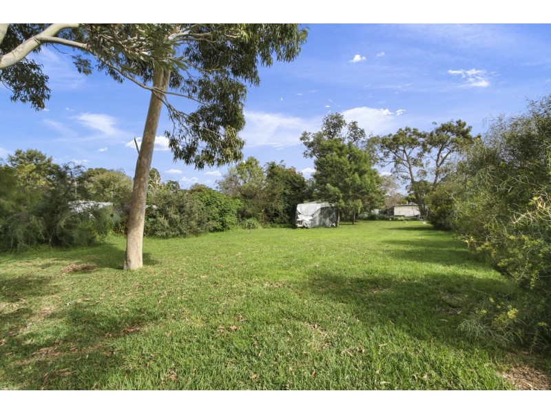 18 Sixth Avenue, Raymond Island VIC 3880