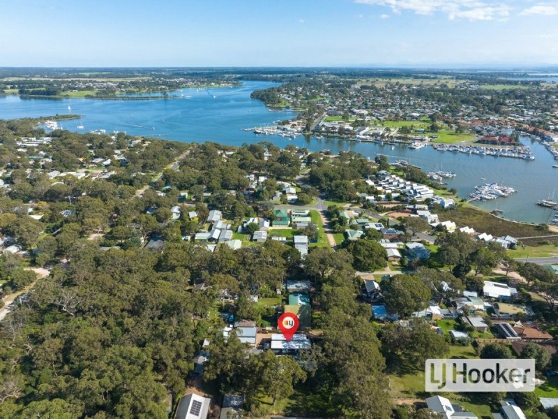 31 Seventh Parade, Raymond Island VIC 3880
