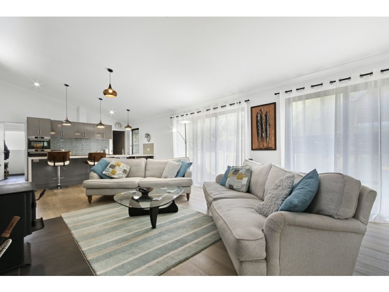 31 Seventh Parade, Raymond Island VIC 3880