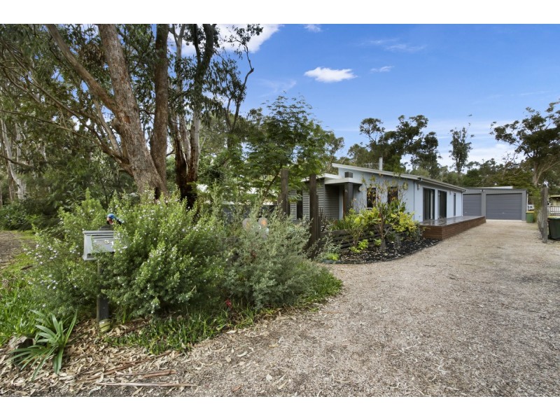 31 Seventh Parade, Raymond Island VIC 3880