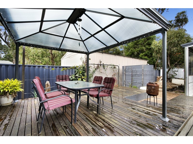 31 Seventh Parade, Raymond Island VIC 3880