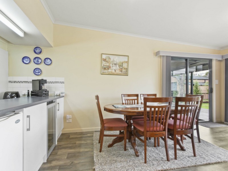 25 Fourth Avenue, Raymond Island VIC 3880
