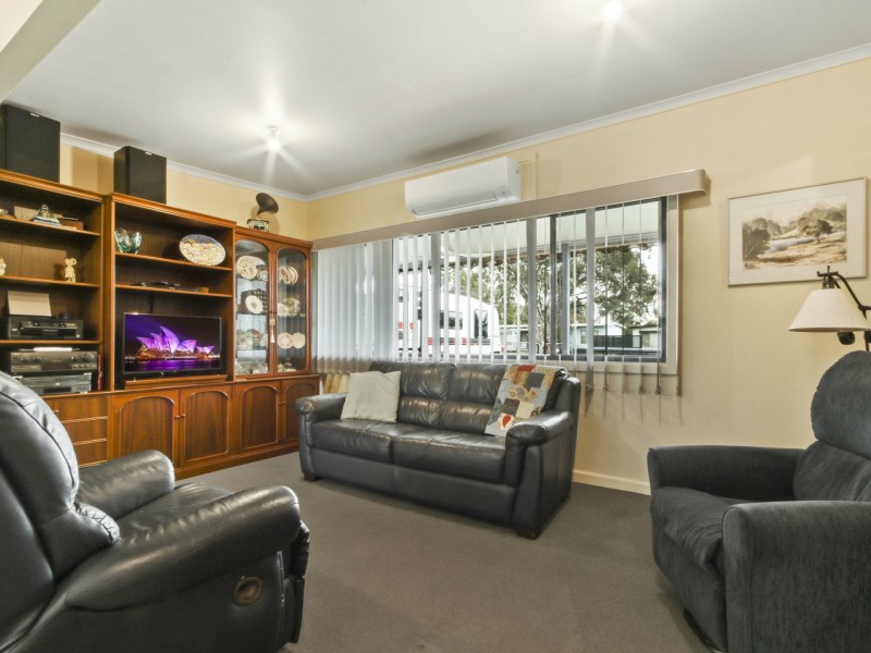 25 Fourth Avenue, Raymond Island VIC 3880