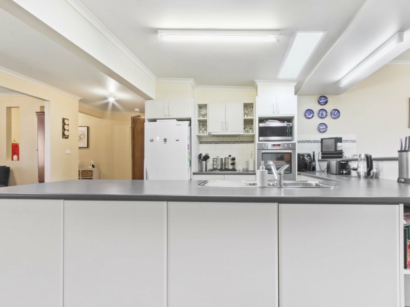 25 Fourth Avenue, Raymond Island VIC 3880
