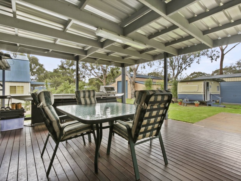 25 Fourth Avenue, Raymond Island VIC 3880