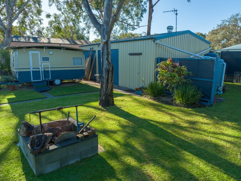 25 Fourth Avenue, Raymond Island VIC 3880