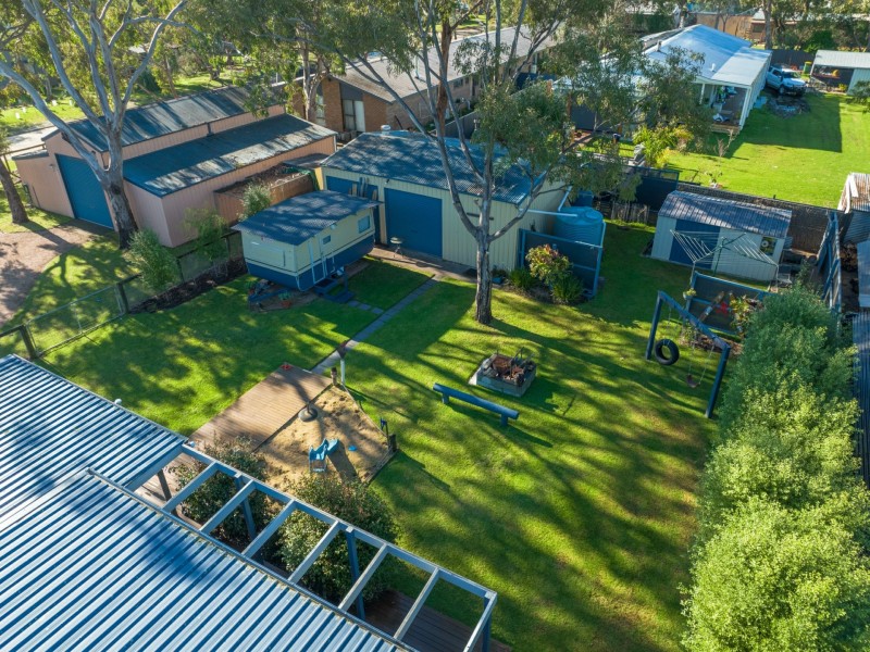 25 Fourth Avenue, Raymond Island VIC 3880