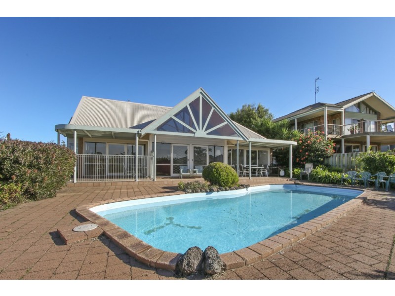 25 Schooner Terrace, Paynesville VIC 3880