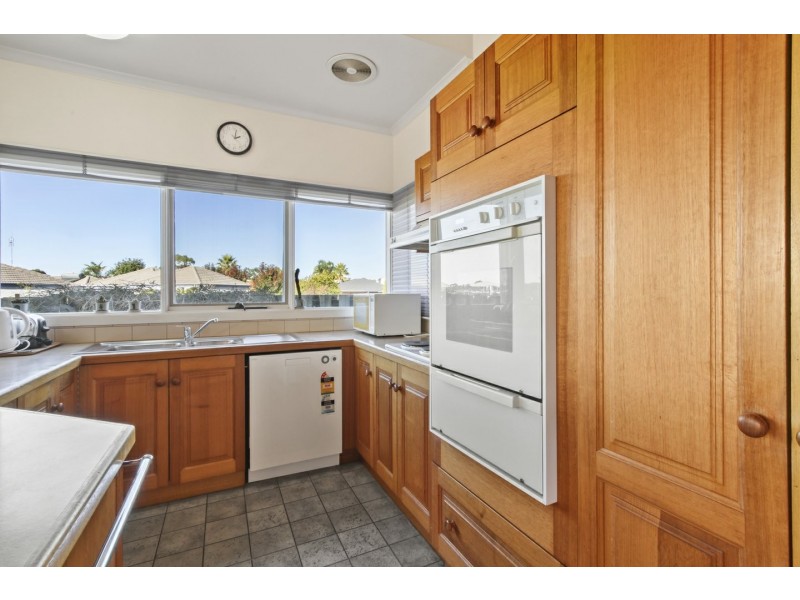 25 Schooner Terrace, Paynesville VIC 3880