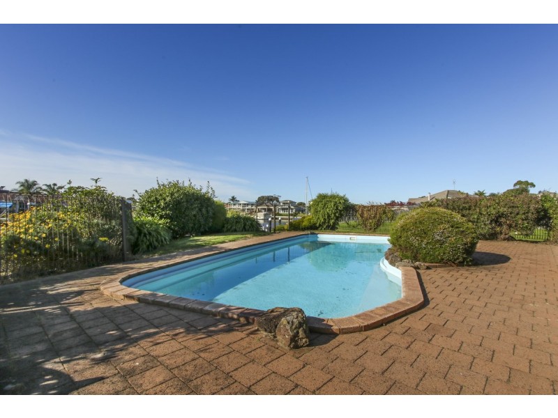 25 Schooner Terrace, Paynesville VIC 3880