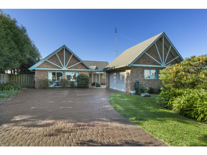 25 Schooner Terrace, Paynesville VIC 3880
