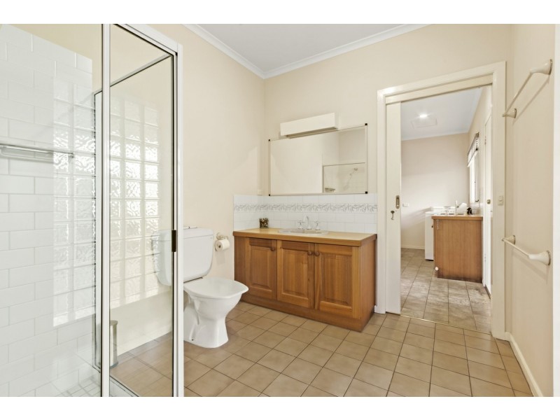 25 Schooner Terrace, Paynesville VIC 3880