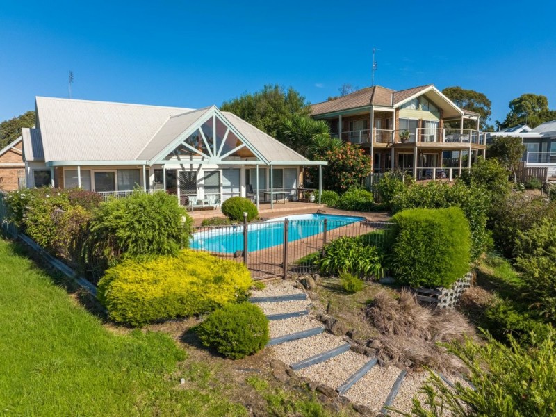 25 Schooner Terrace, Paynesville VIC 3880