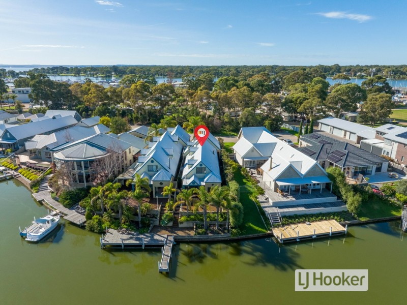 Unit 2/32 Aquarius Way, Paynesville VIC 3880