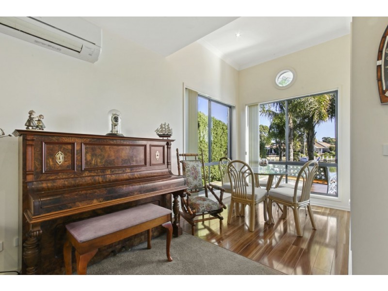 Unit 2/32 Aquarius Way, Paynesville VIC 3880