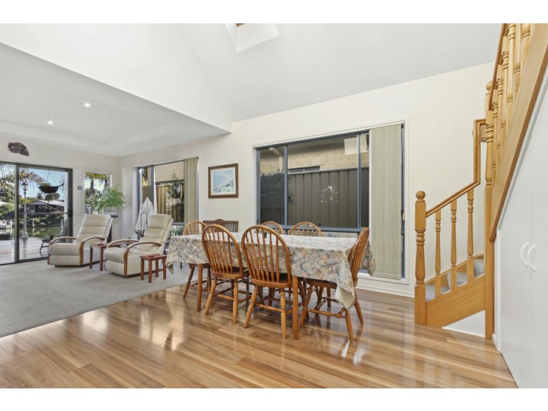 Unit 2/32 Aquarius Way, Paynesville VIC 3880