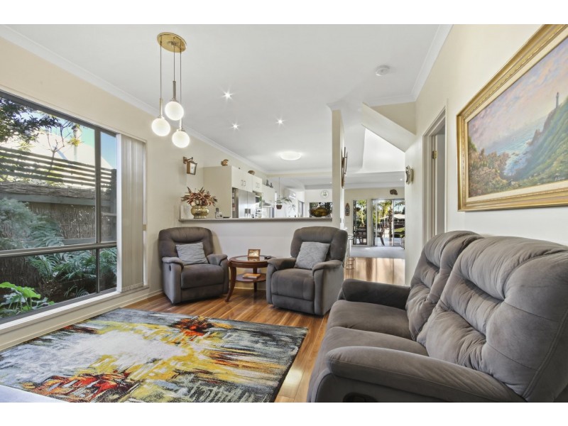 Unit 2/32 Aquarius Way, Paynesville VIC 3880