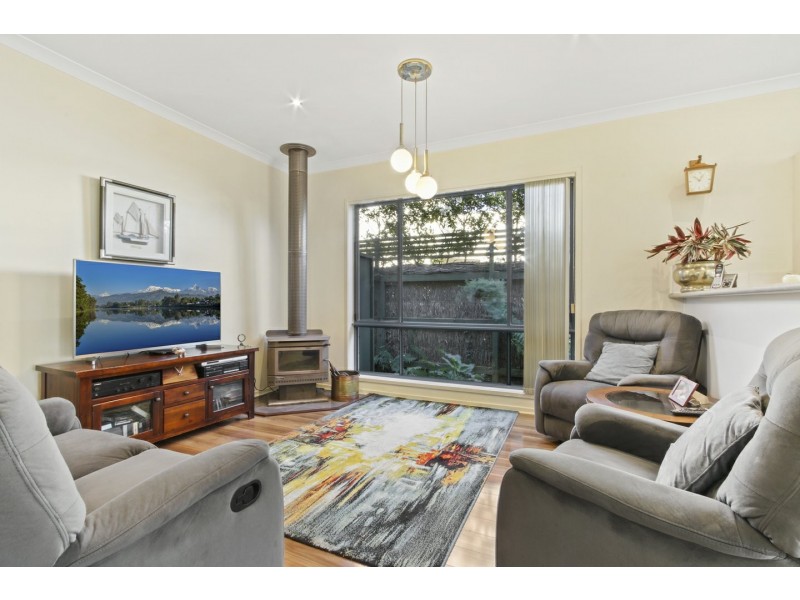 Unit 2/32 Aquarius Way, Paynesville VIC 3880