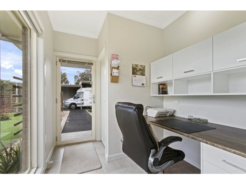 4 River Gum Close, Eagle Point VIC 3878