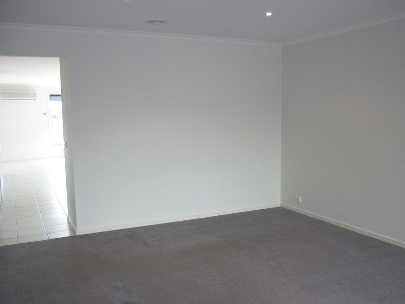 15 Garnet Close, Skye VIC 3977