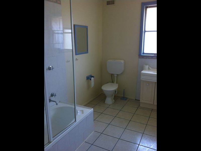 24 Excelsior Drive, Frankston North VIC 3200