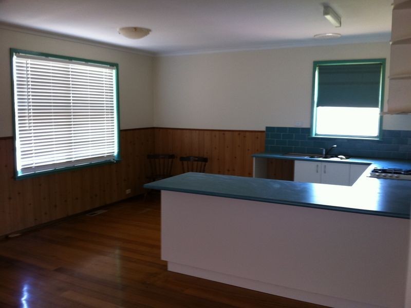 24 Excelsior Drive, Frankston North VIC 3200