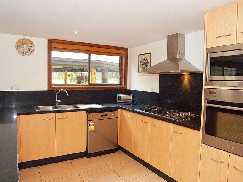 36 Fleetwood Crescent, Frankston South VIC 3199