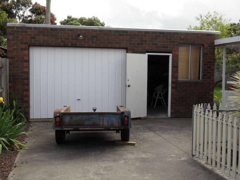 82 Silvertop Crescent, Frankston North VIC 3200