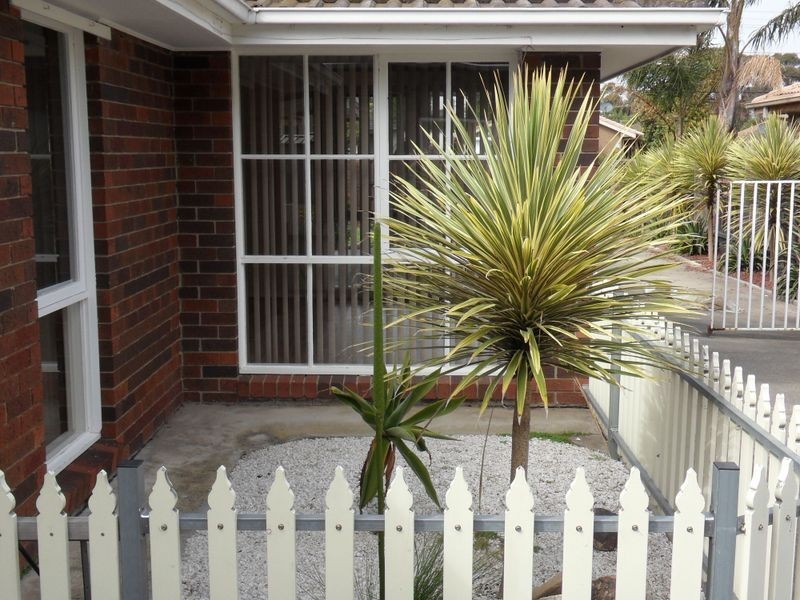 82 Silvertop Crescent, Frankston North VIC 3200