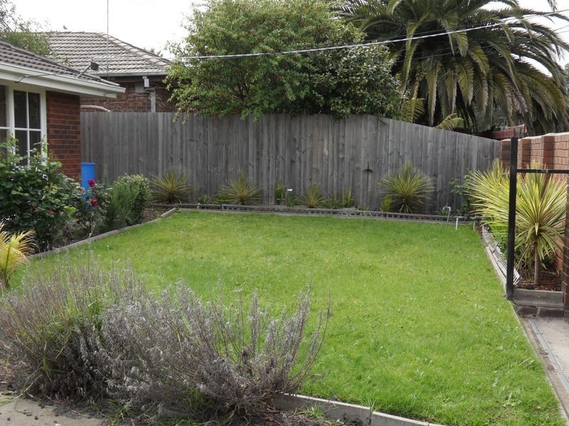 82 Silvertop Crescent, Frankston North VIC 3200