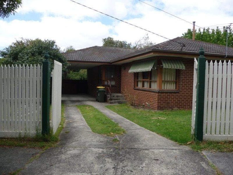 8 Leawarra Parade, Frankston VIC 3199