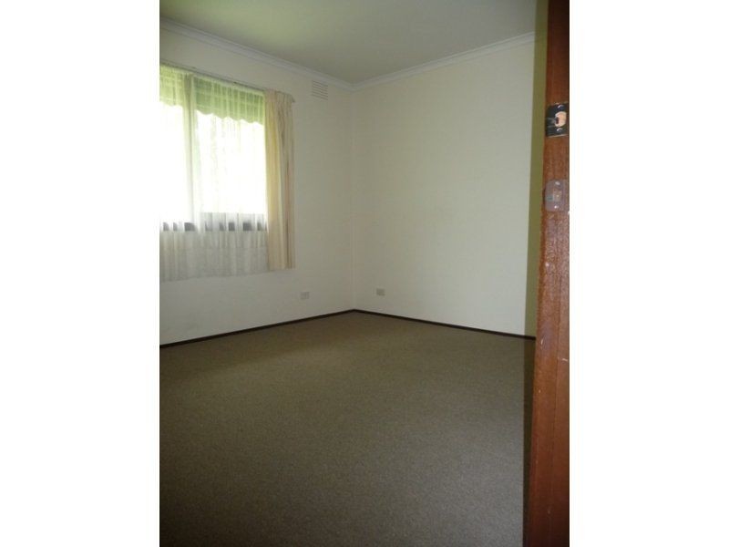 8 Leawarra Parade, Frankston VIC 3199