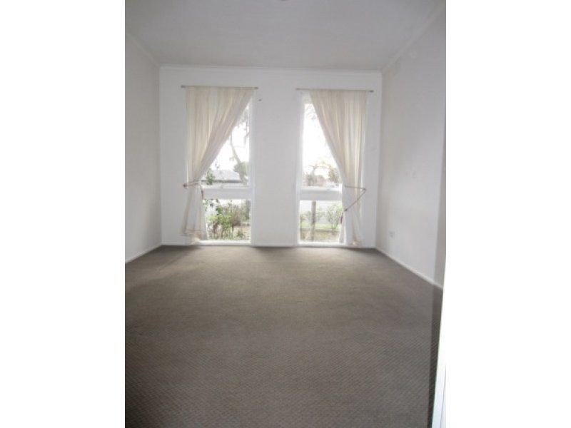 1 Lucas Crescent, Seaford VIC 3198