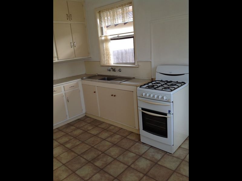 34 Rosemary Crescent, Frankston North VIC 3200
