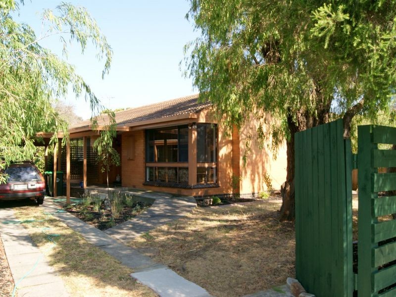 25 Torquay Avenue, Seaford VIC 3198