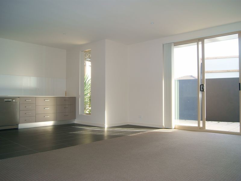 2/16 McLeod Road, Carrum VIC 3197